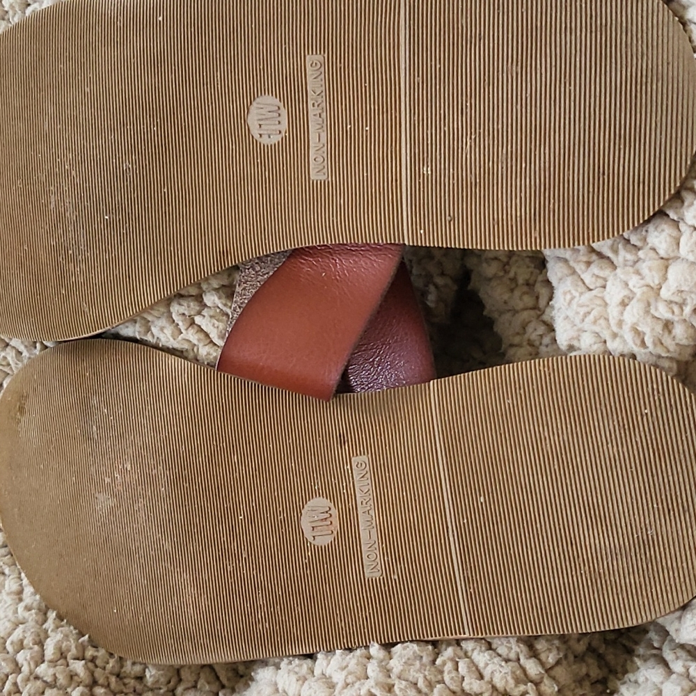 Sandals - Picture 3 of 4